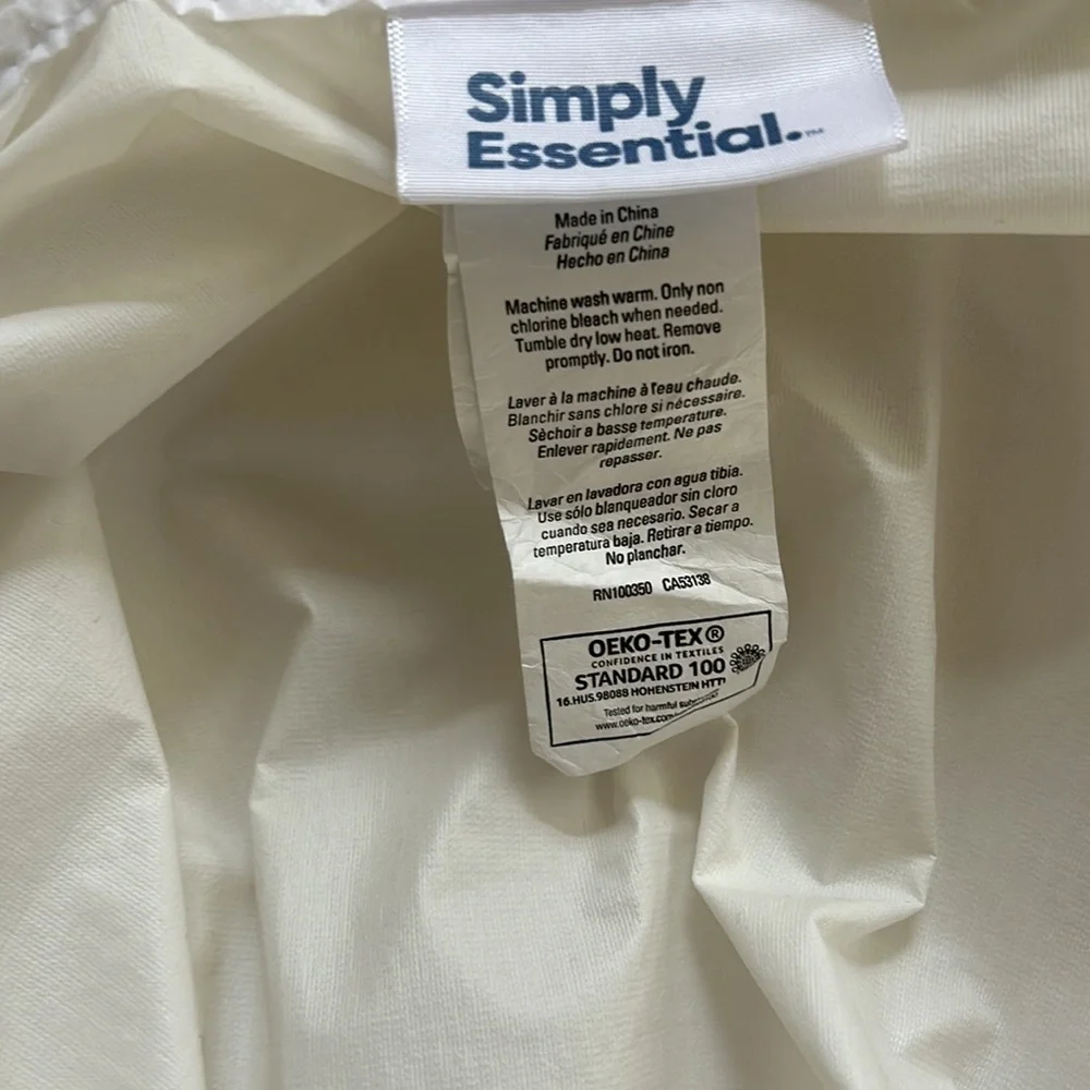 Simply Essential Twin XL Zipper Closure Bed Bug Allergen Mattress Protector